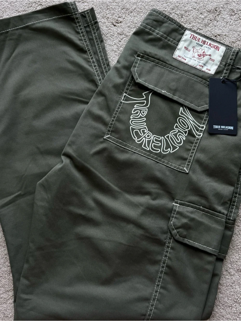True Religion Olive Green White Stitch Cargo Pants Mens Labeled 36 “ actual 40”